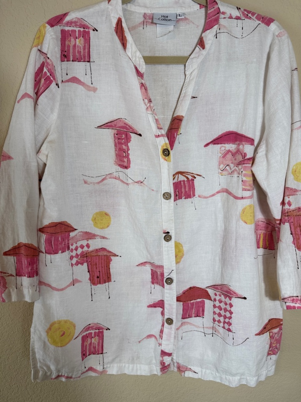 HOT COTTON White Button Front Top with Fun Pink Summer Hut Theme Size Large